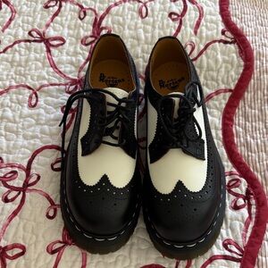 Dr. Martens 3989 Brogue white and Cream Shoes